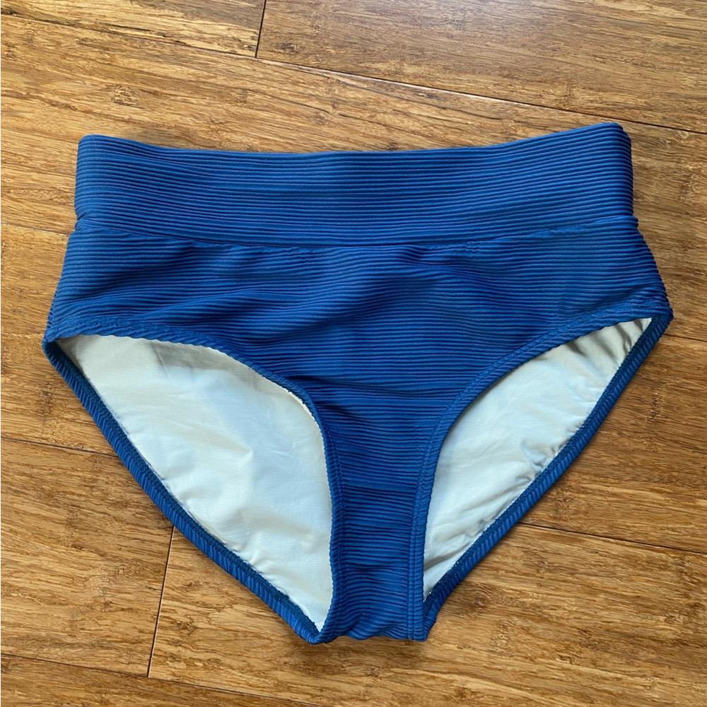 Nani swim bottoms.